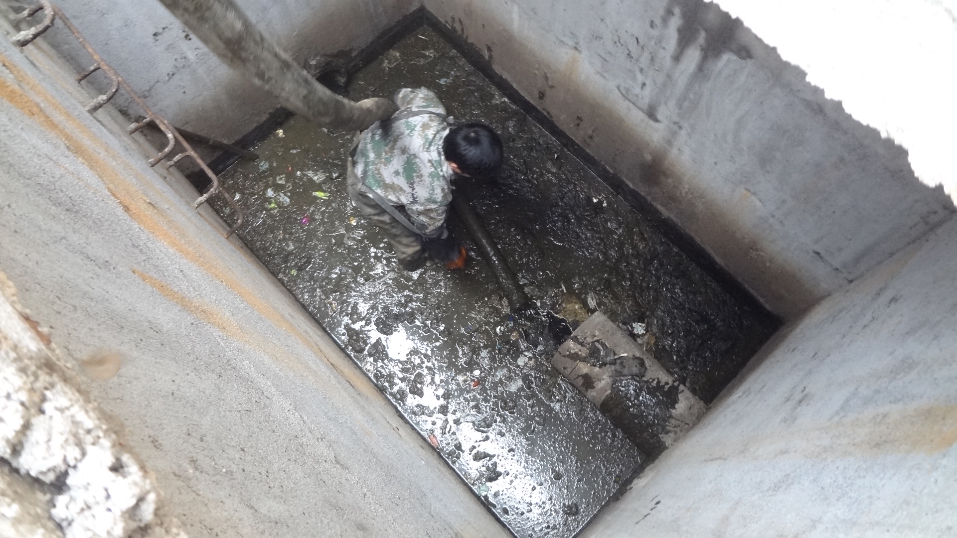 武汉武昌区水务局清理化粪池管道疏通
