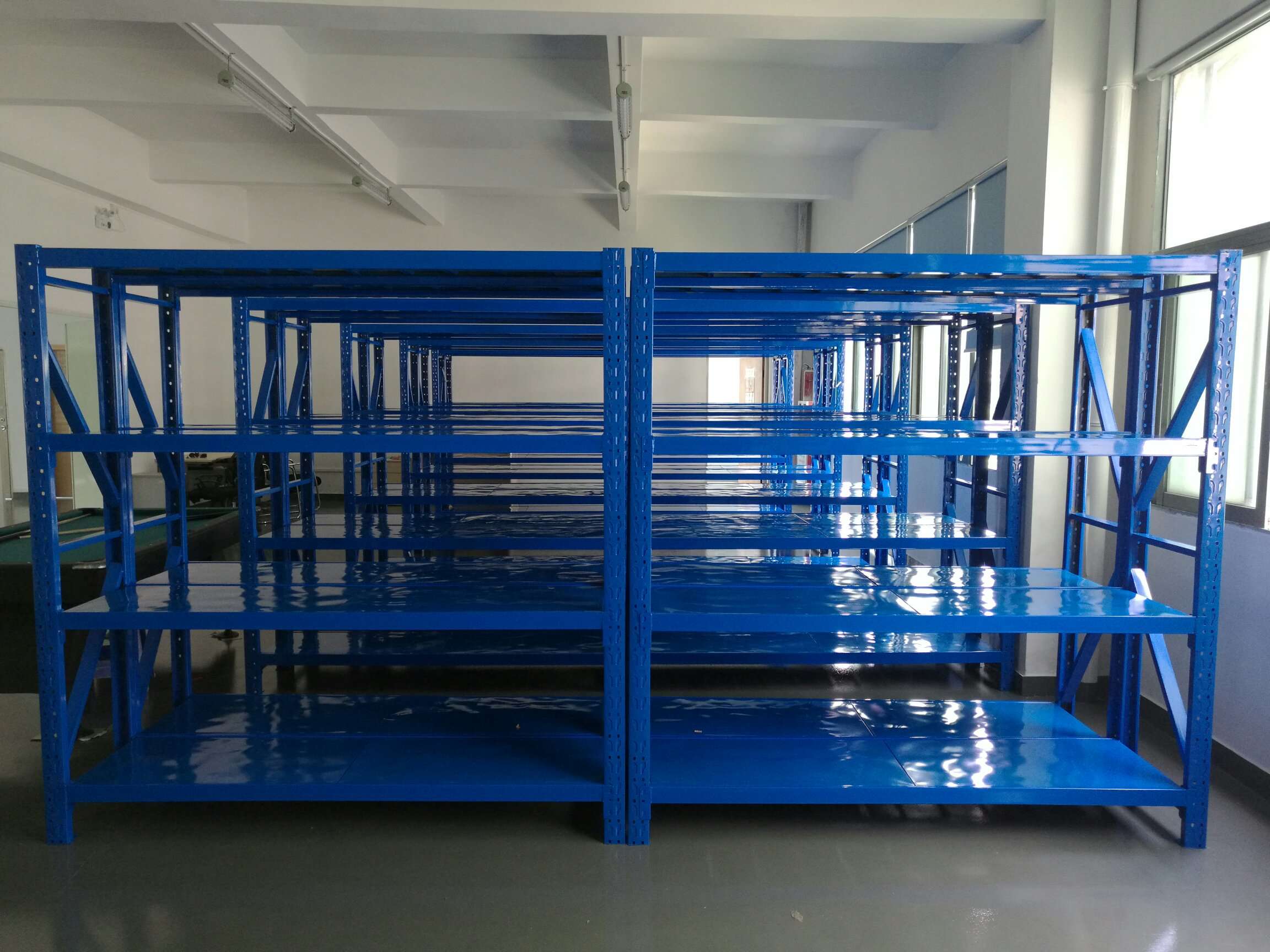 重型仓储货架承重500kg每层钢铁层板