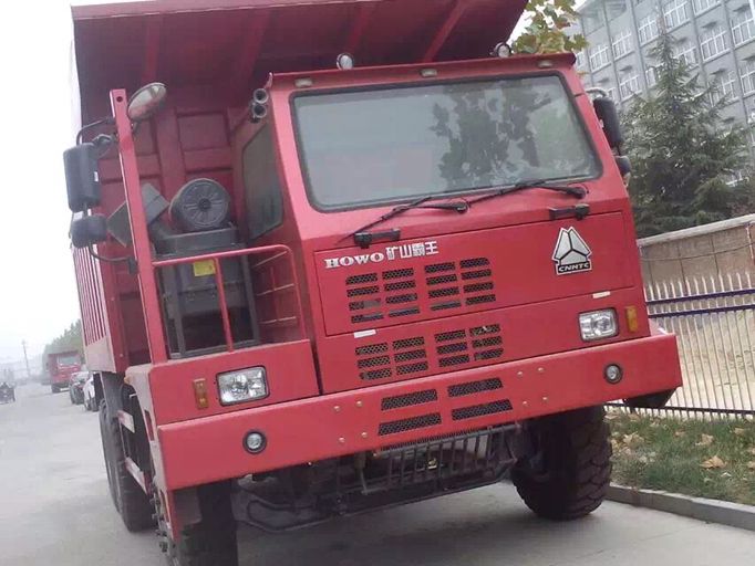 豪沃矿山霸王工程车价格
