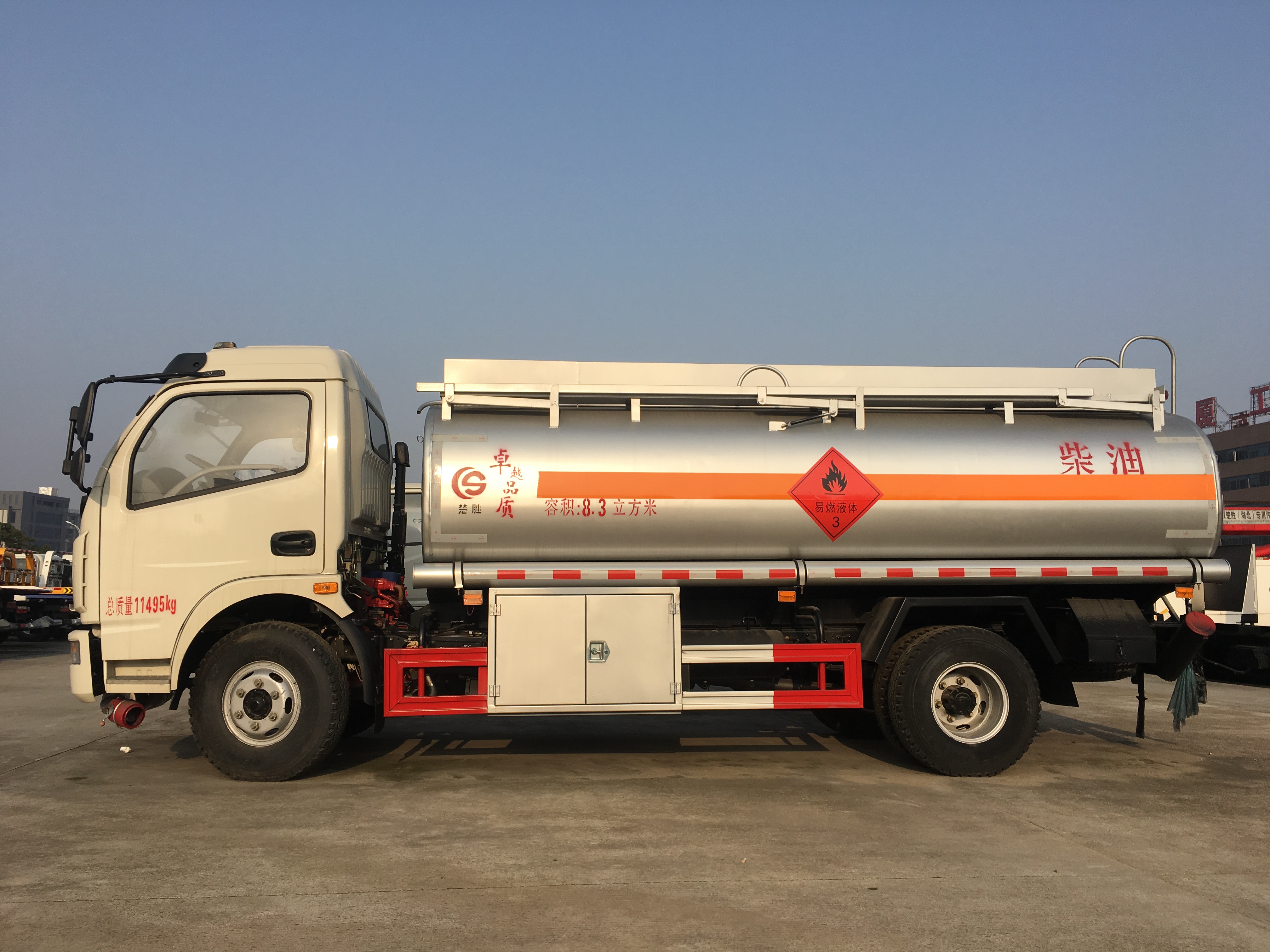 8吨加油车厂家直销